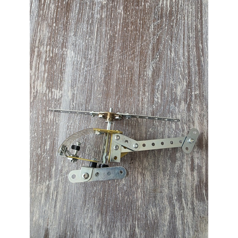 Meccano Helicopter Put Together‎